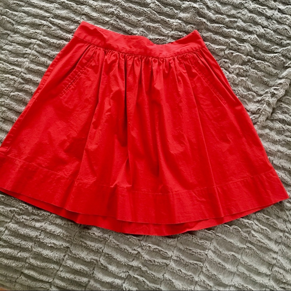 Banana Republic red skirt - size 2 - Picture 3 of 4